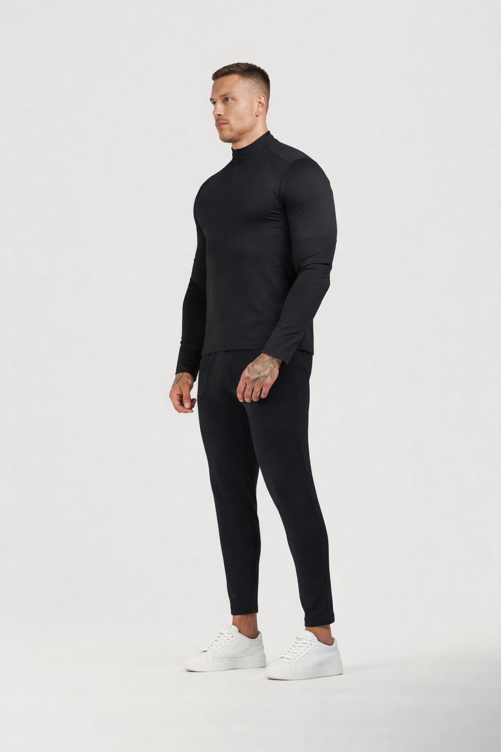 SHARP ACTIVE HALF-ZIP